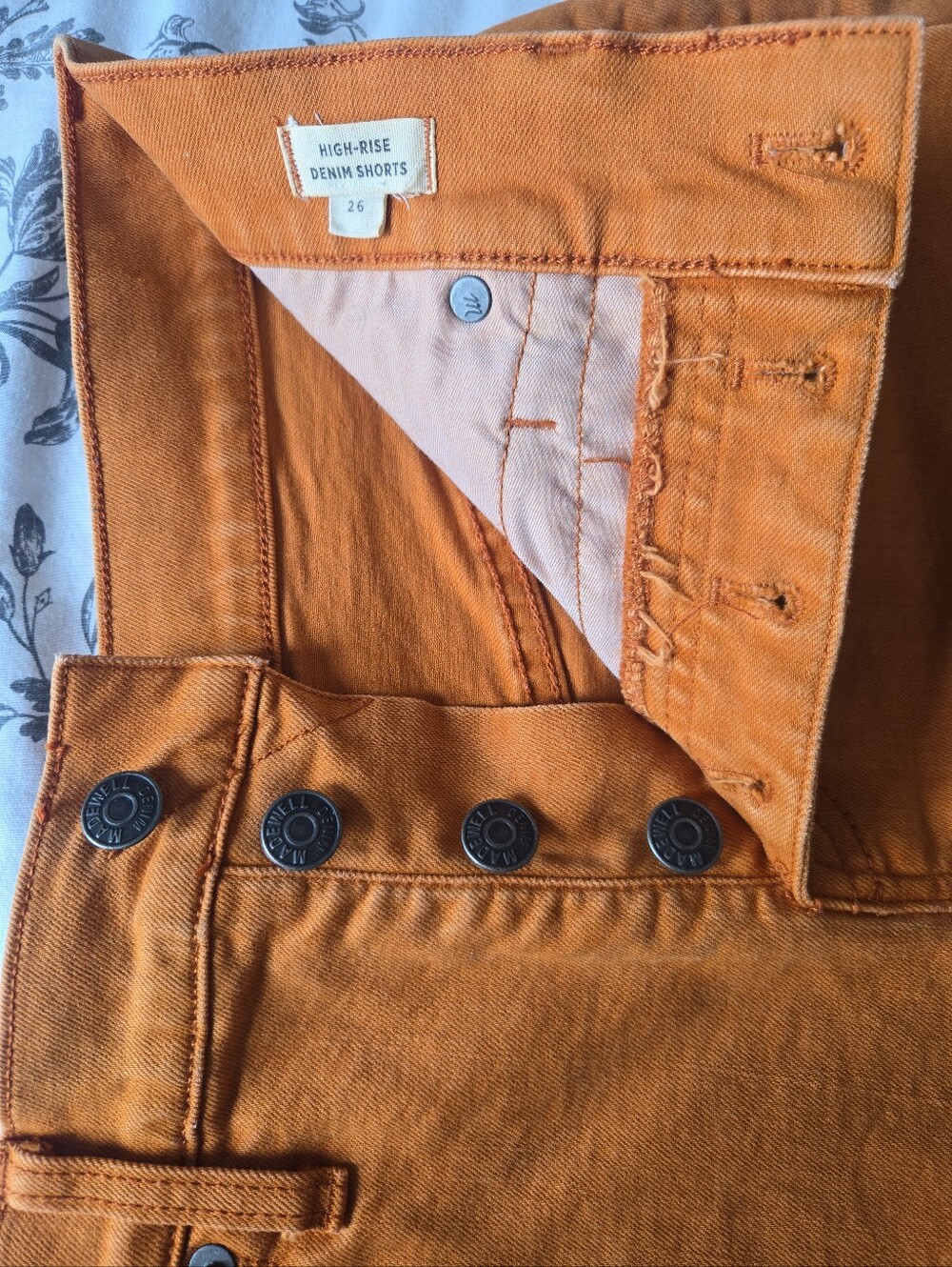 Madewell High-Rise Burnt Orange Button-Fly Denim Frayed Hem Shorts Size 26🧡 - Picture 4 of 10
